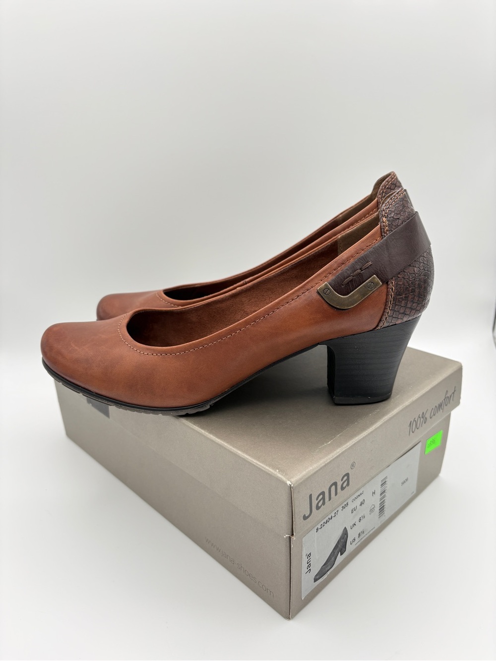 Jana Soft Flex Cognac Brown Leather Pumps Patterned Back Block Heel 8 1/2